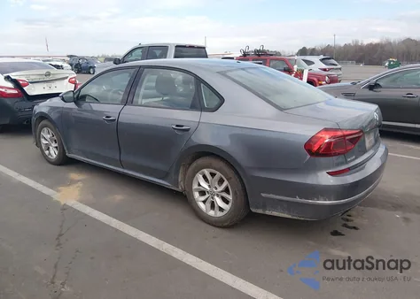 2018 Volkswagen Passat 2.0T R-Line/2.0T S z USA, uszkodzony, nr VIN 1VWAA7A37JC029902